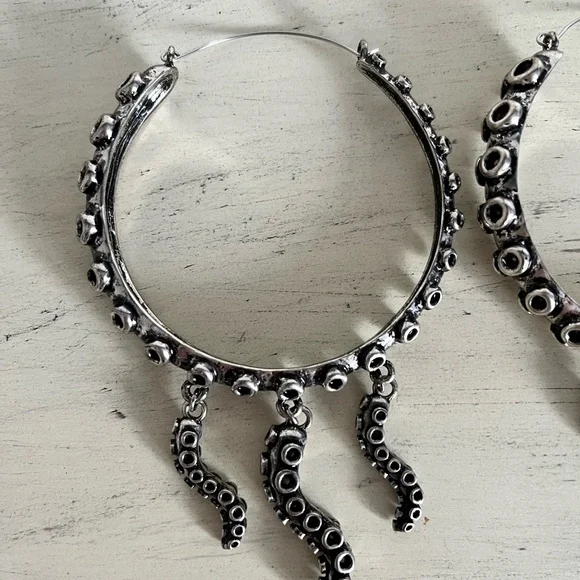 Octopus Tentacles Hoops - Picture 2 of 5